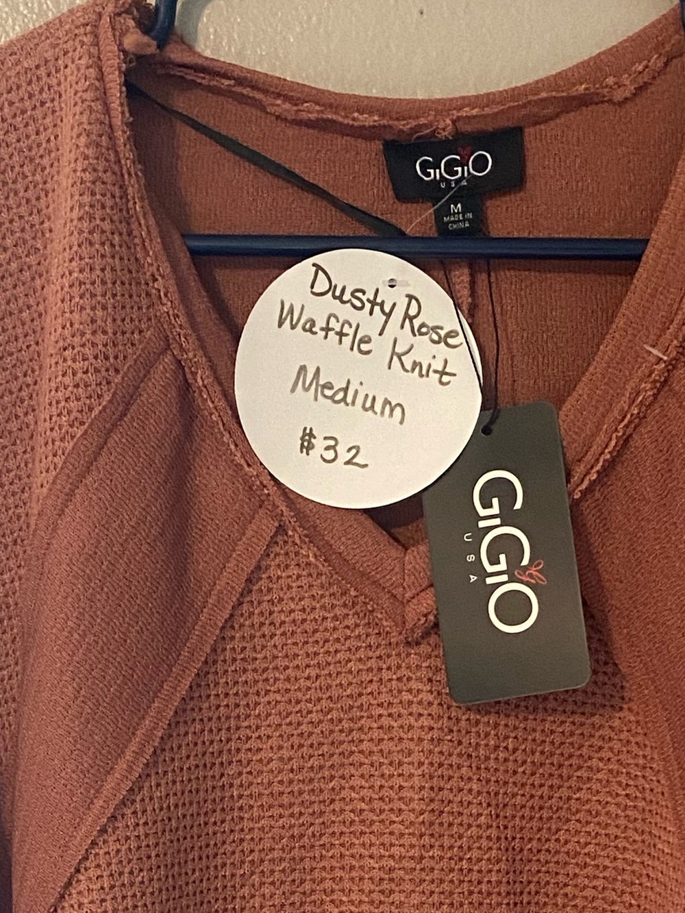 GiGio Dusty Rose Waffle Knit Scoop Neck Top